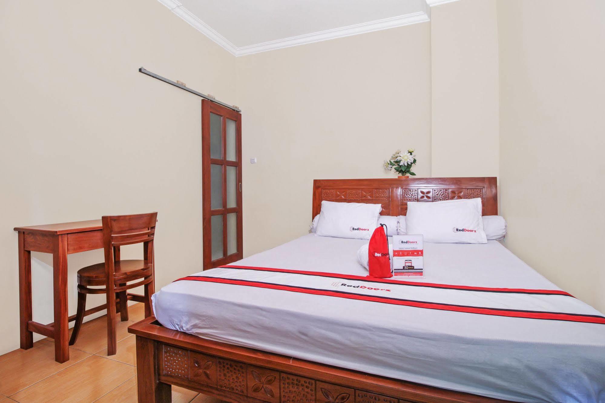 Reddoorz @ Kwitang Hotell Jakarta Exteriör bild