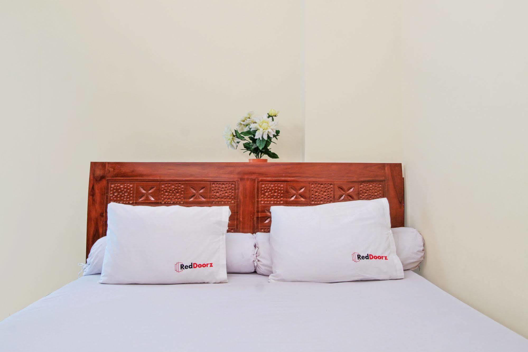 Reddoorz @ Kwitang Hotell Jakarta Exteriör bild